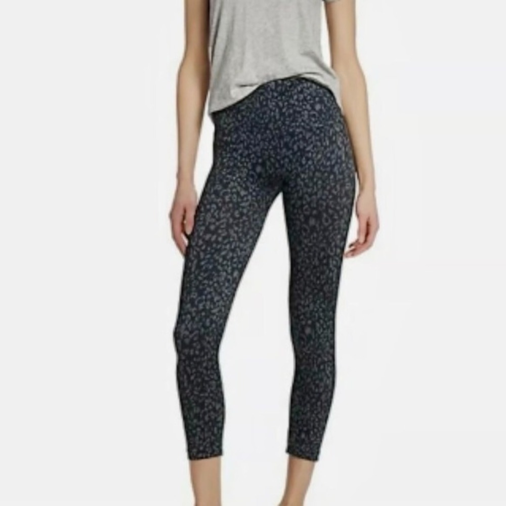 SPANX Womens Look At‎ Me Now Seamless Cropped Leggings XL Gray Leopard Print
